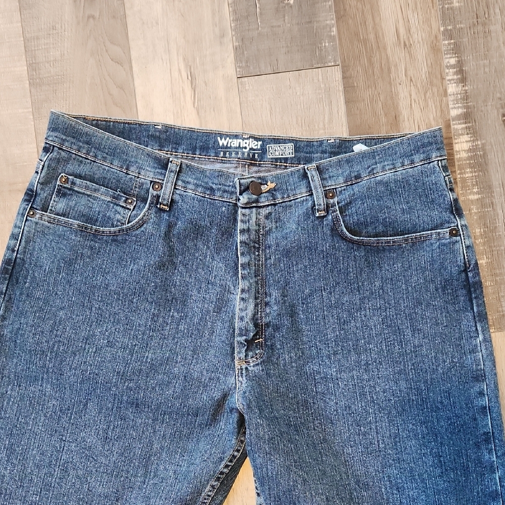 Wrangler Jeans - Picture 3 of 8